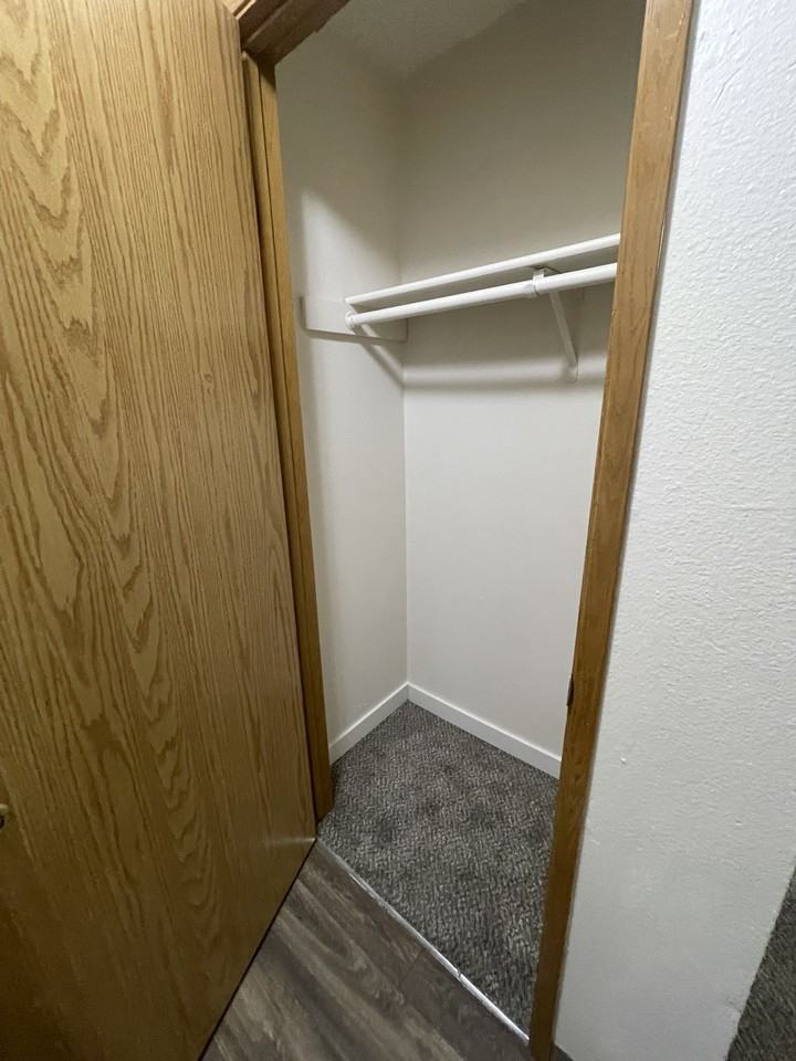 4602 S 55th St #1X1 - Photo 7 of 8