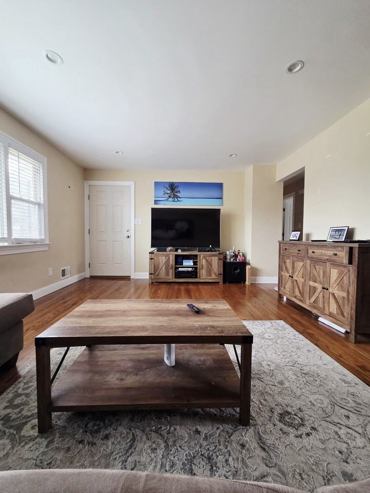 223 Ray St #1 - Photo 2 of 17