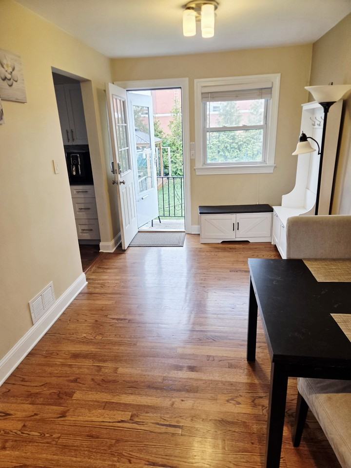 223 Ray St #1 - Photo 3 of 17