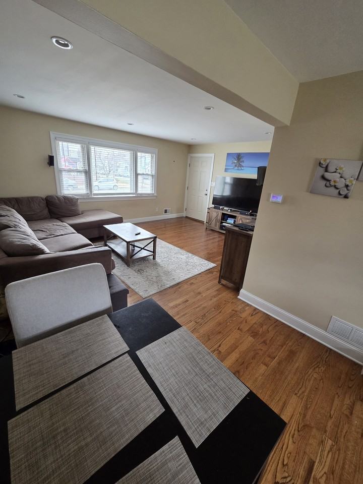 223 Ray St #1 - Photo 4 of 17