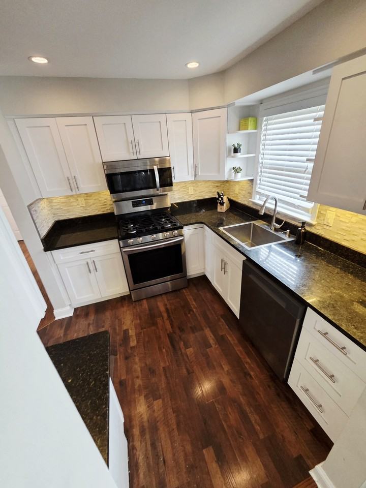 223 Ray St #1 - Photo 6 of 17