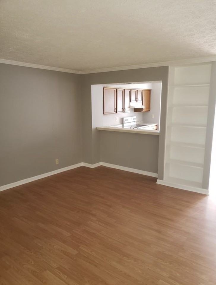 445 Claircrest Dr - Photo 3 of 18