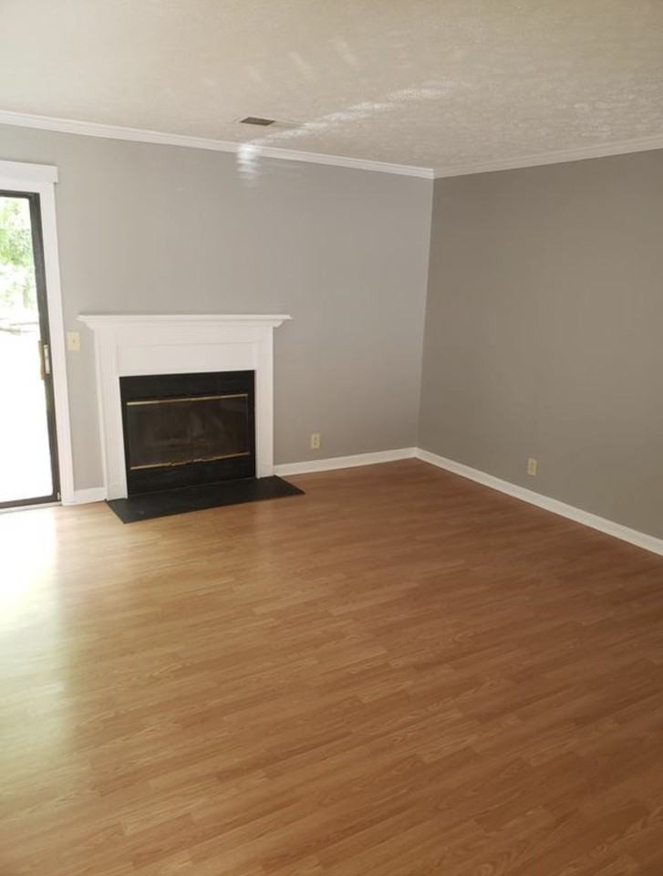 445 Claircrest Dr - Photo 4 of 18