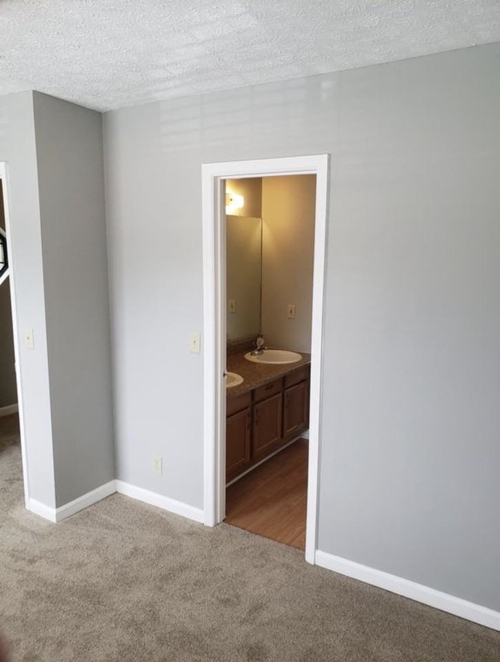 445 Claircrest Dr - Photo 5 of 18