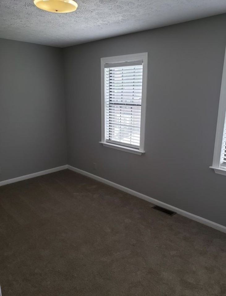 445 Claircrest Dr - Photo 6 of 18