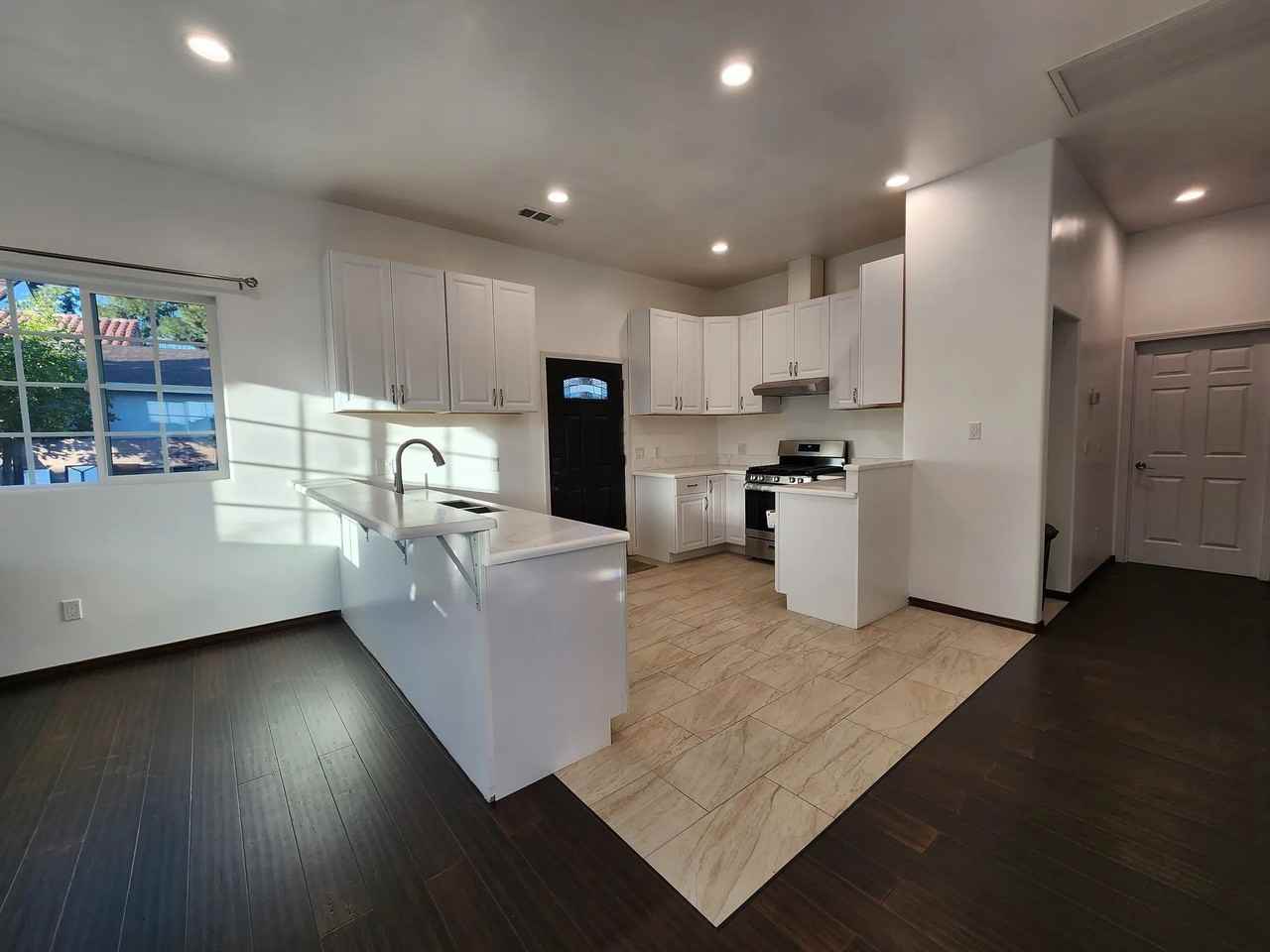 7744 Vineland Ave #NA - Photo 3 of 22