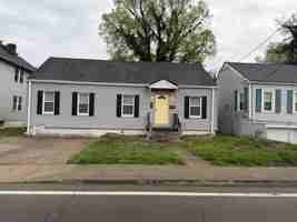 featured image of 111 E 30th St #NA