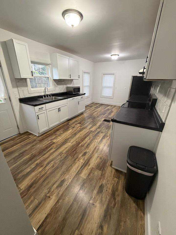 111 E 30th St #NA - Photo 5 of 10