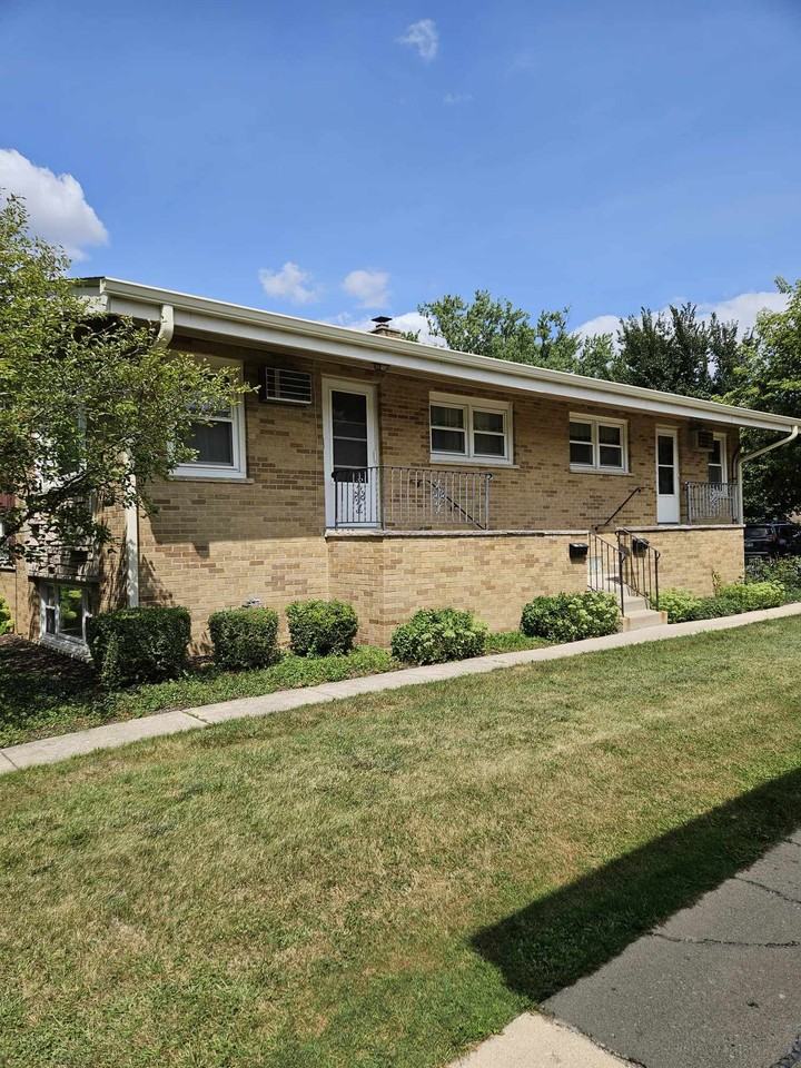 623 Ryan Ln #2 - Photo 3 of 9