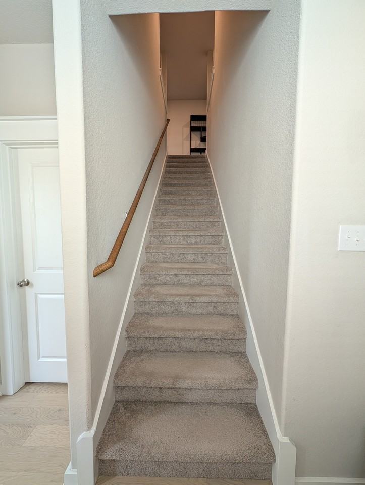 2316 Calvert Dr #5 - Photo 4 of 27