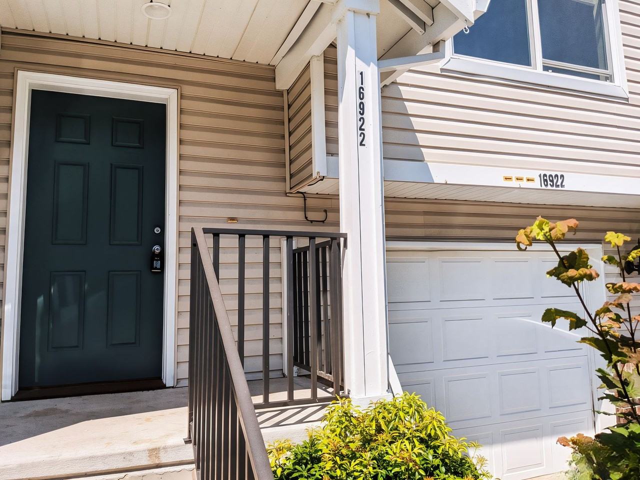 Halsey East Townhomes - Photo 2 of 38
