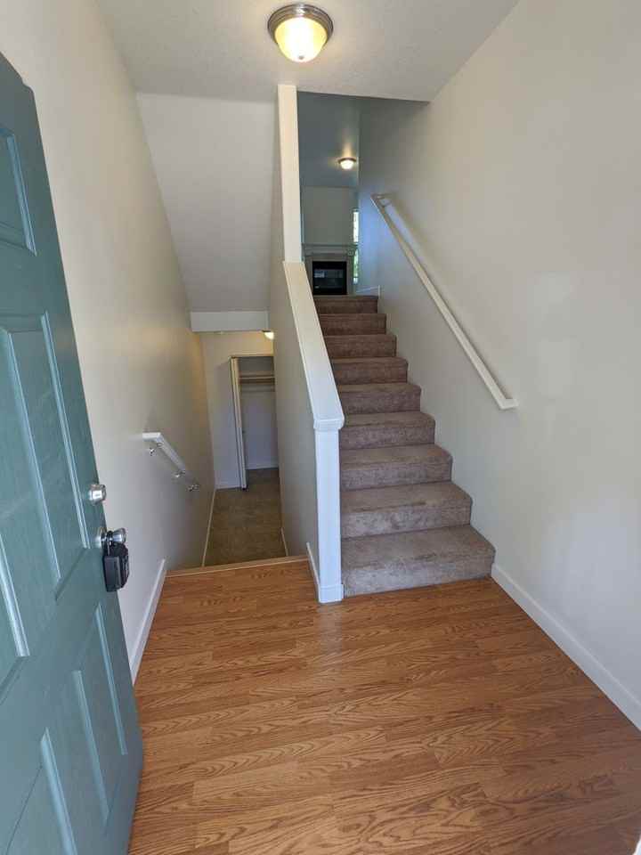 Halsey East Townhomes - Photo 4 of 38