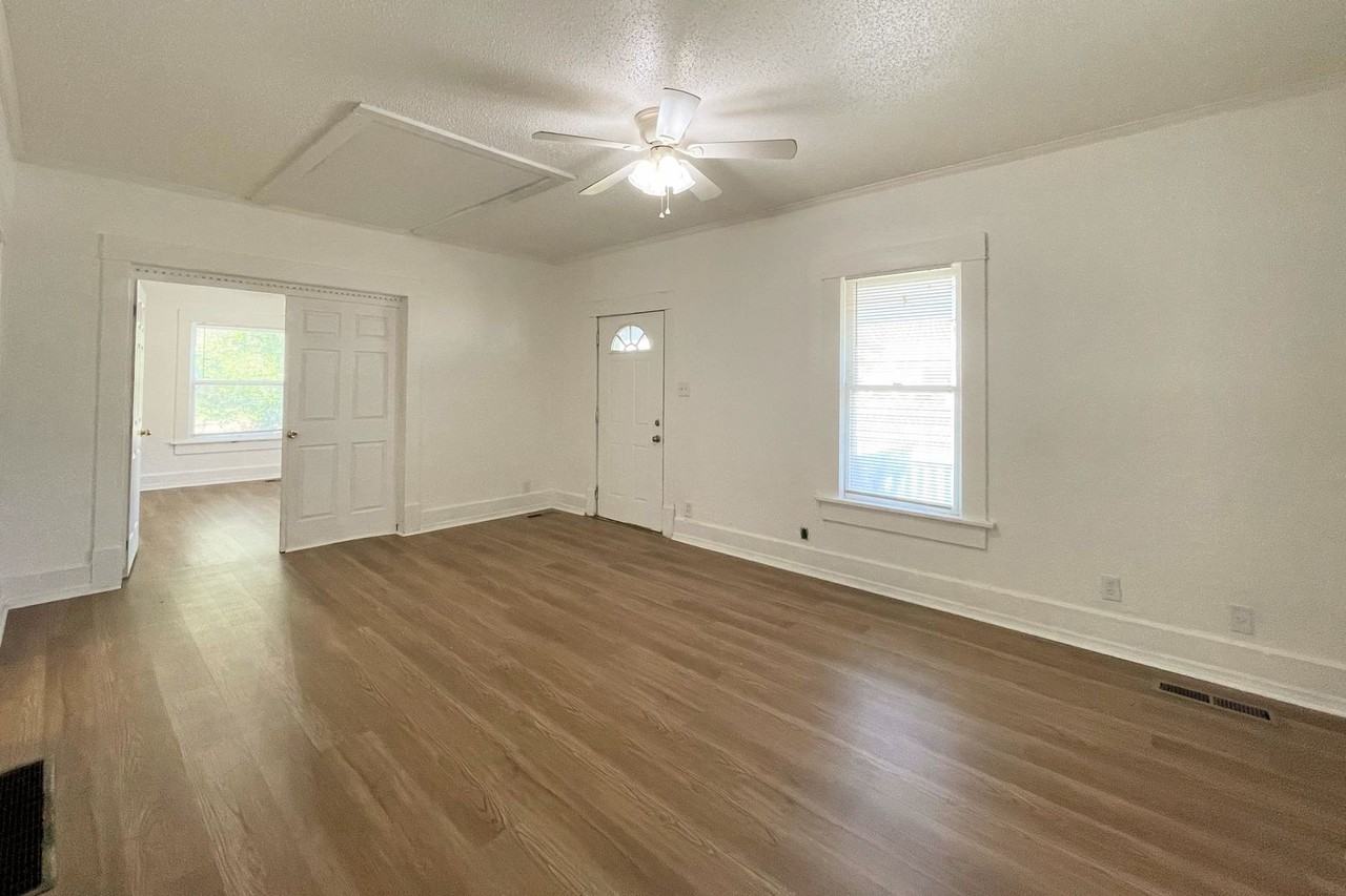 619 N Washington - Photo 2 of 20