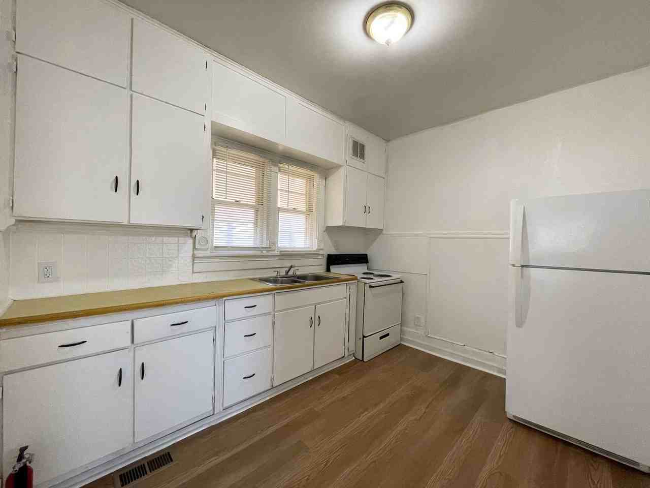 619 N Washington - Photo 4 of 20