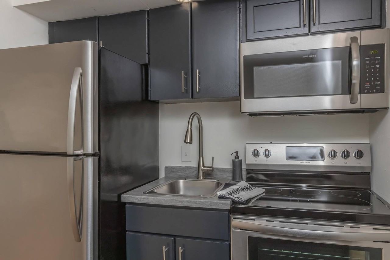 River Hills Flats - Photo 2 of 23