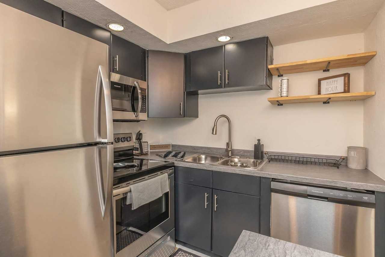 River Hills Flats - Photo 5 of 23