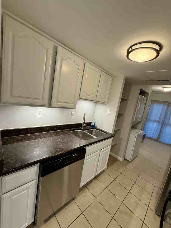 238 Stevenson Sq #238 - Photo 4 of 43