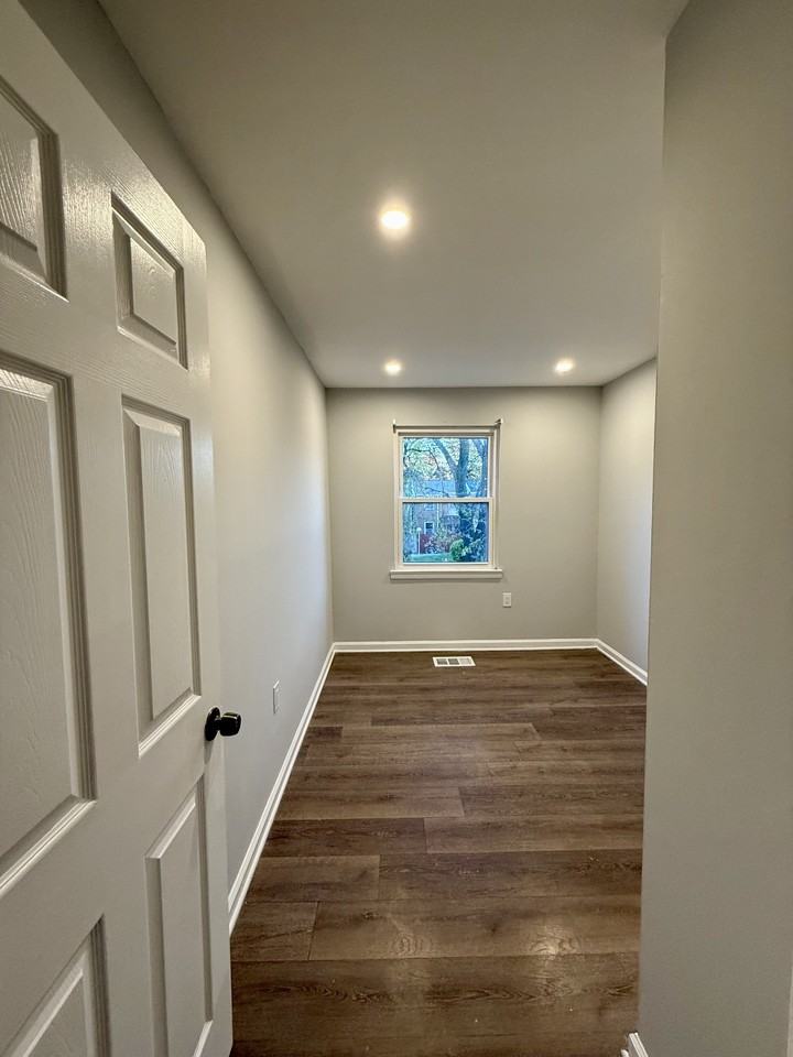 238 Stevenson Sq #238 - Photo 7 of 43