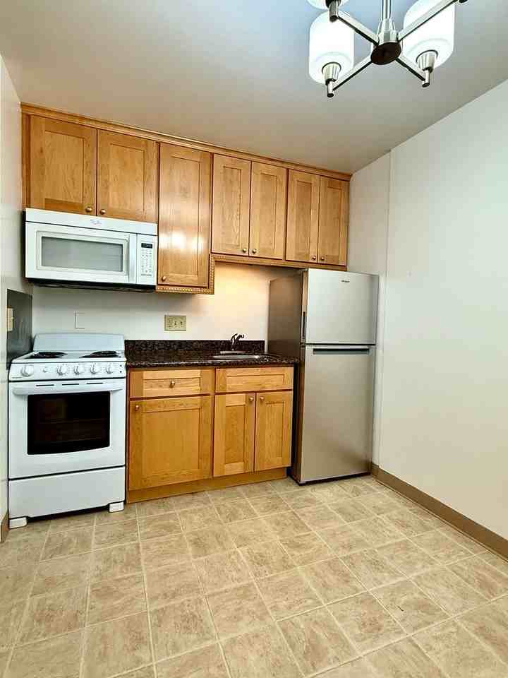 944 Kiely Blvd #F - Photo 2 of 11