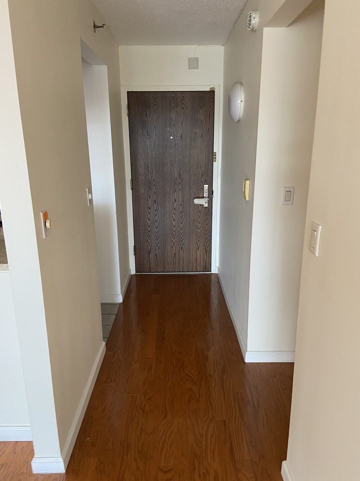 4 Martine Ave #814 - Photo 2 of 7