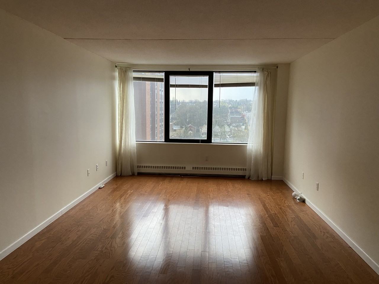 4 Martine Ave #814 - Photo 3 of 7