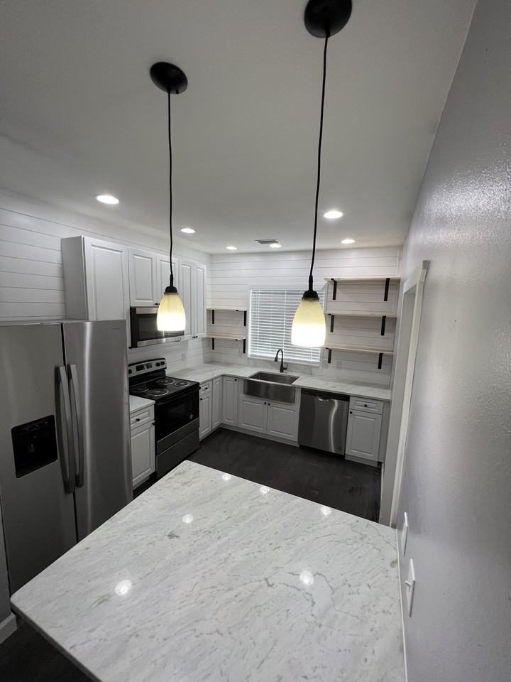 527 W Rose Ave #NA - Photo 2 of 17