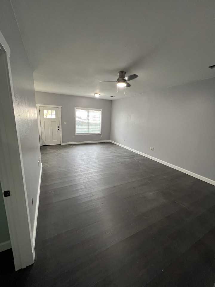 527 W Rose Ave #NA - Photo 5 of 17