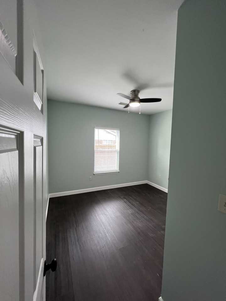 527 W Rose Ave #NA - Photo 7 of 17