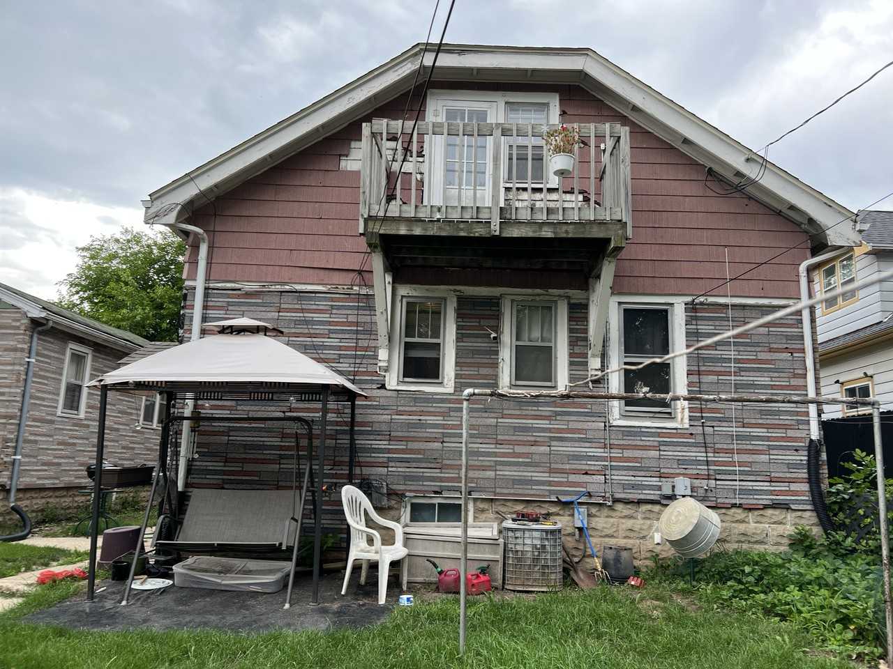 734 S 91st St - Photo 2 of 10