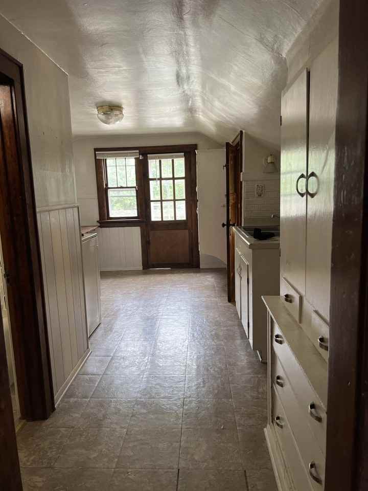 734 S 91st St - Photo 3 of 10