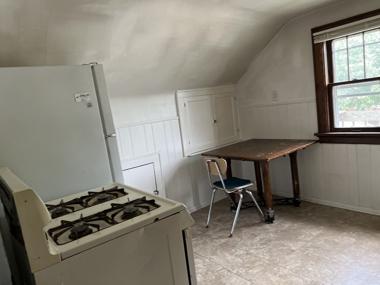 734 S 91st St - Photo 4 of 10