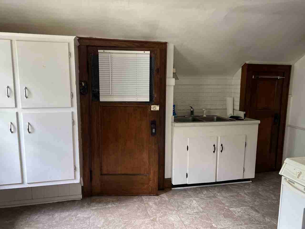 734 S 91st St - Photo 5 of 10