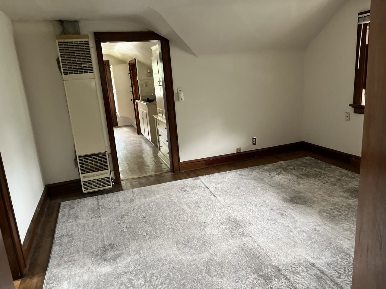 734 S 91st St - Photo 6 of 10