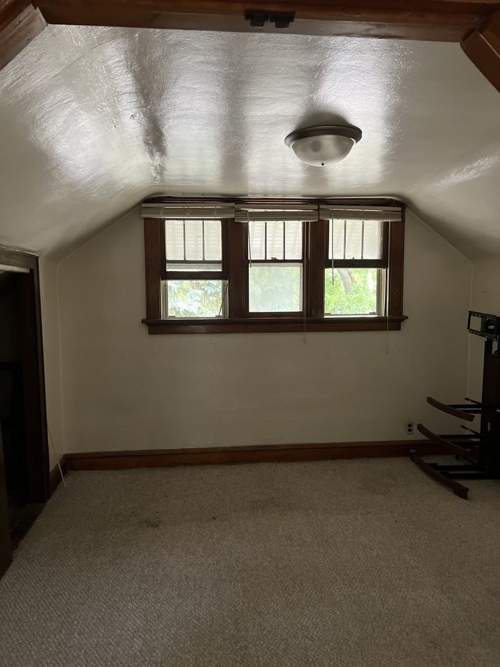 734 S 91st St - Photo 7 of 10