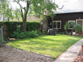 1310 W Argyle St #COACH - Photo 1 of 1