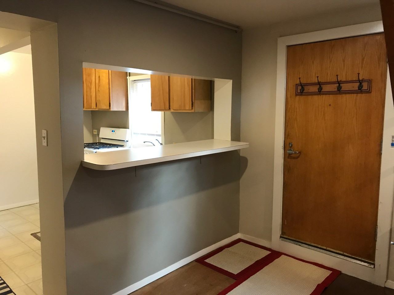 1310 W Argyle St - Photo 2 of 15