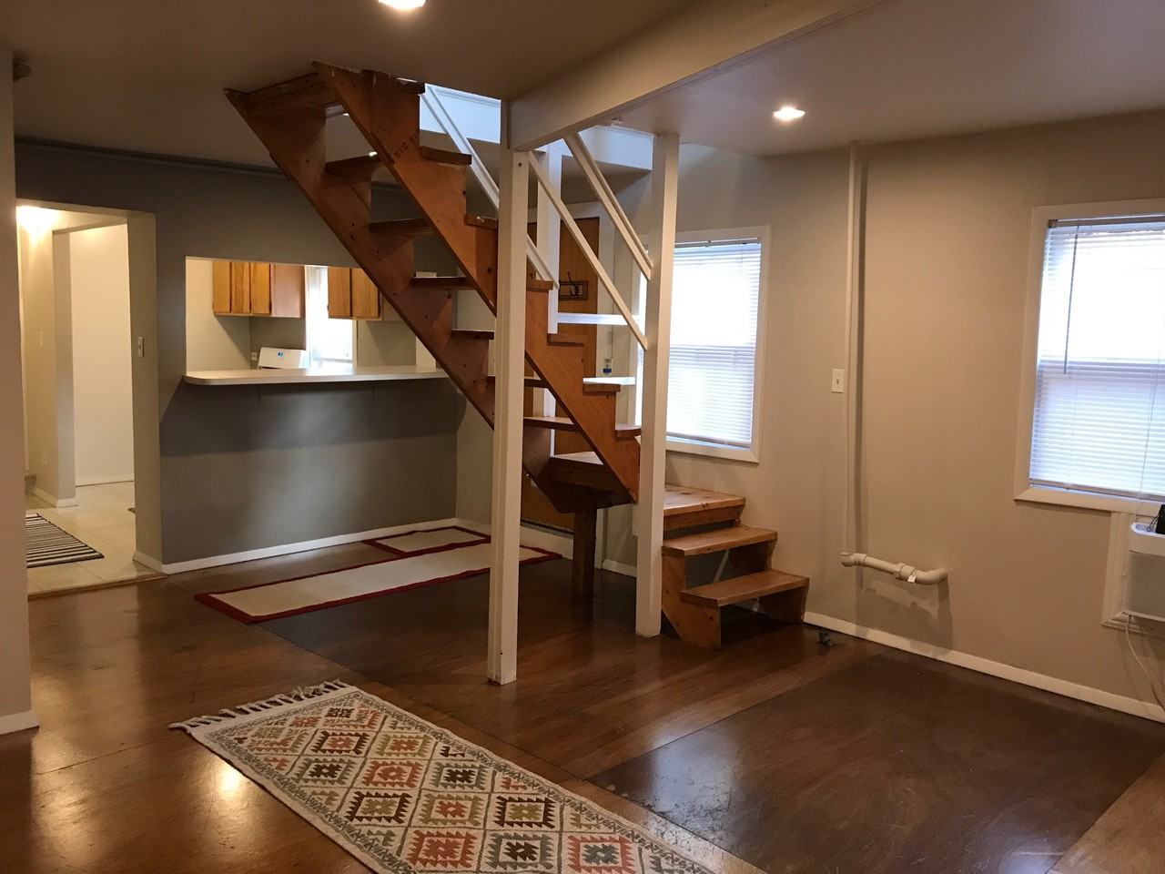 1310 W Argyle St - Photo 4 of 15