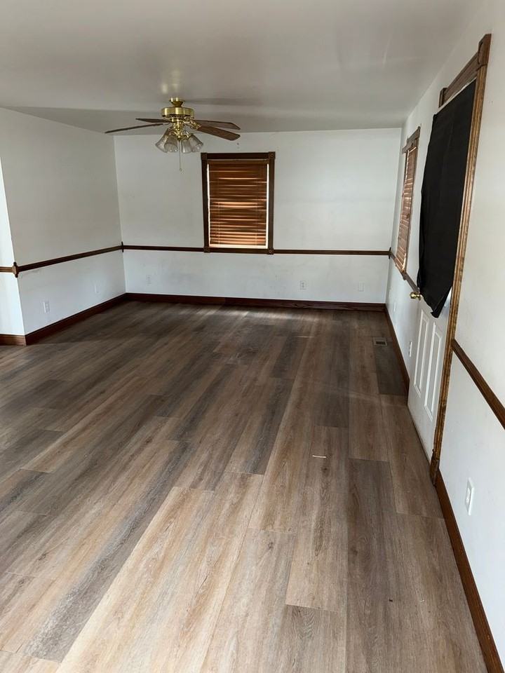 108 S Hesperia St - Photo 2 of 13