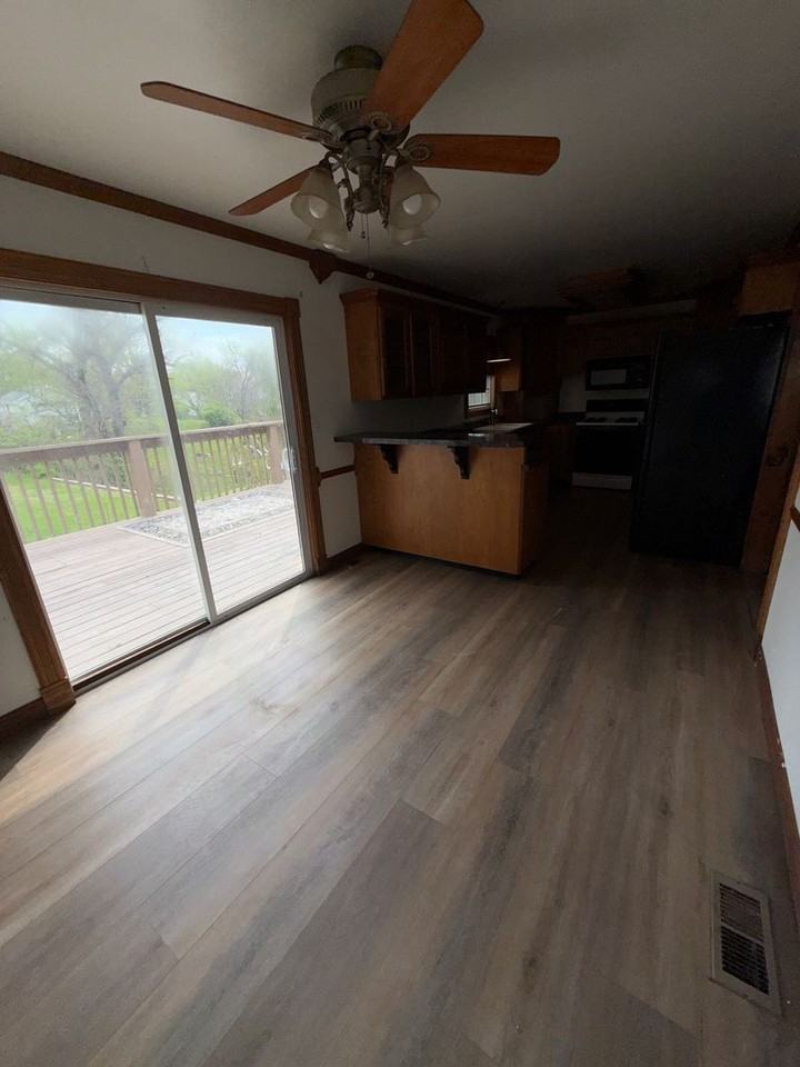 108 S Hesperia St - Photo 6 of 13