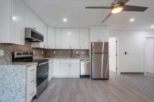 La Paz Apartment I Renovated 3 Bedroom Apartment in Vista! - Photo 1 of 1