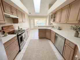 20 Clarendon Ct N - Photo 1 of 1