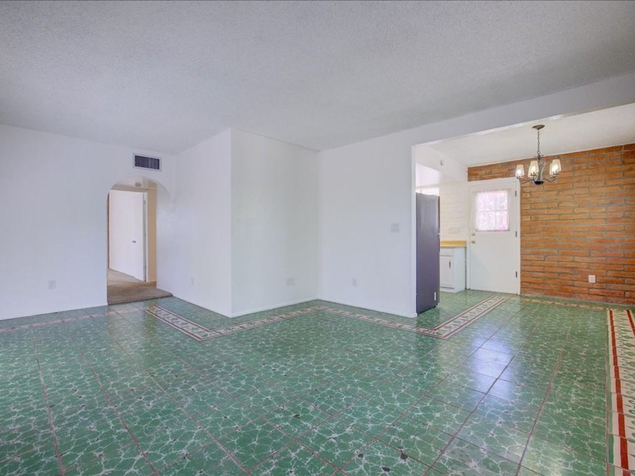 3425 E Fairmount St - Photo 6 of 23