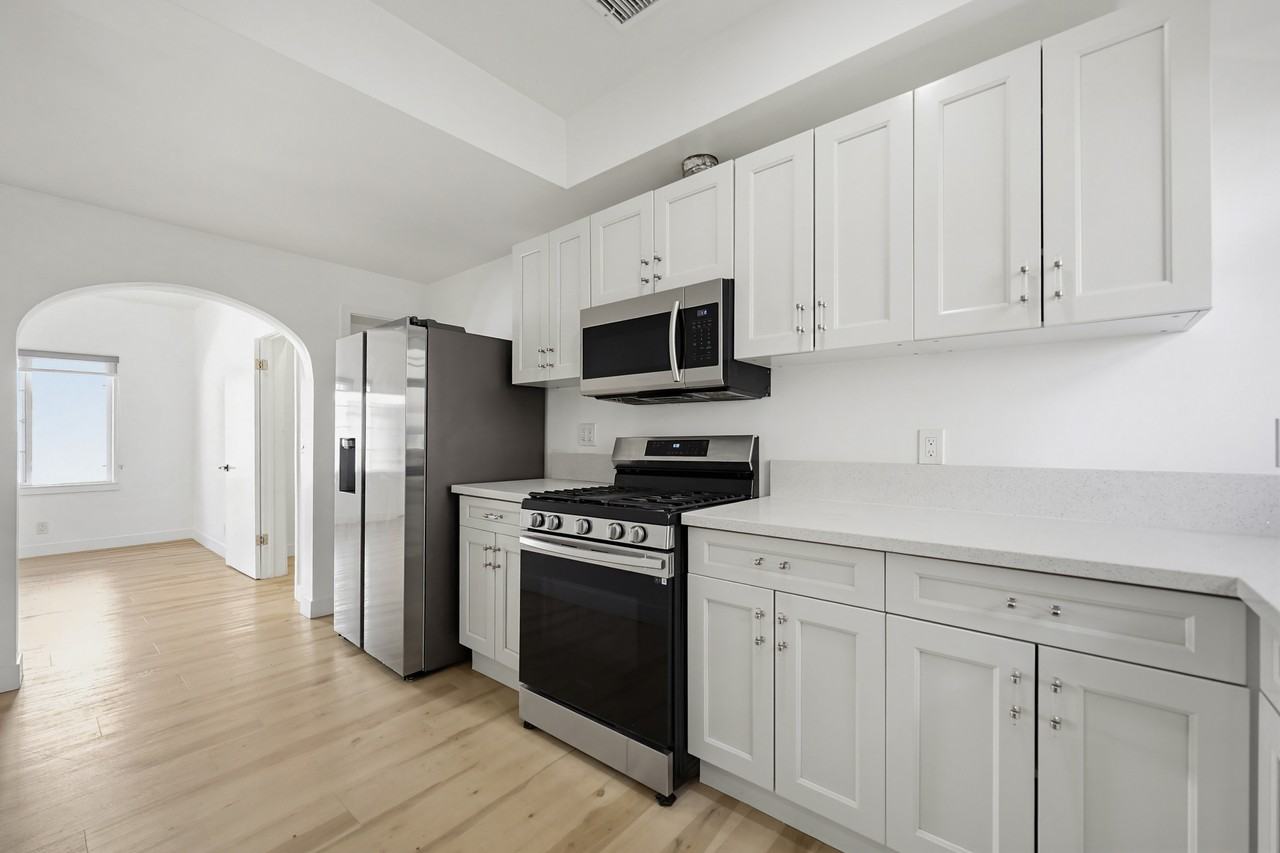 1524 North Sycamore Street #3 - Photo 2 of 36