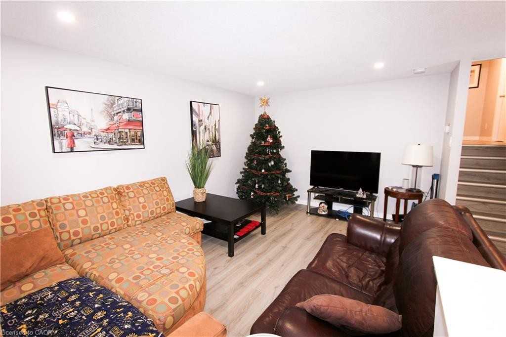 67 Karen Walk - Photo 6 of 19