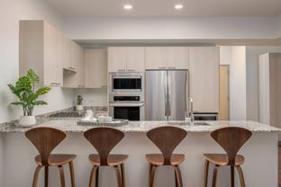 W Roscoe St & N Broadway #218 - Photo 1 of 1