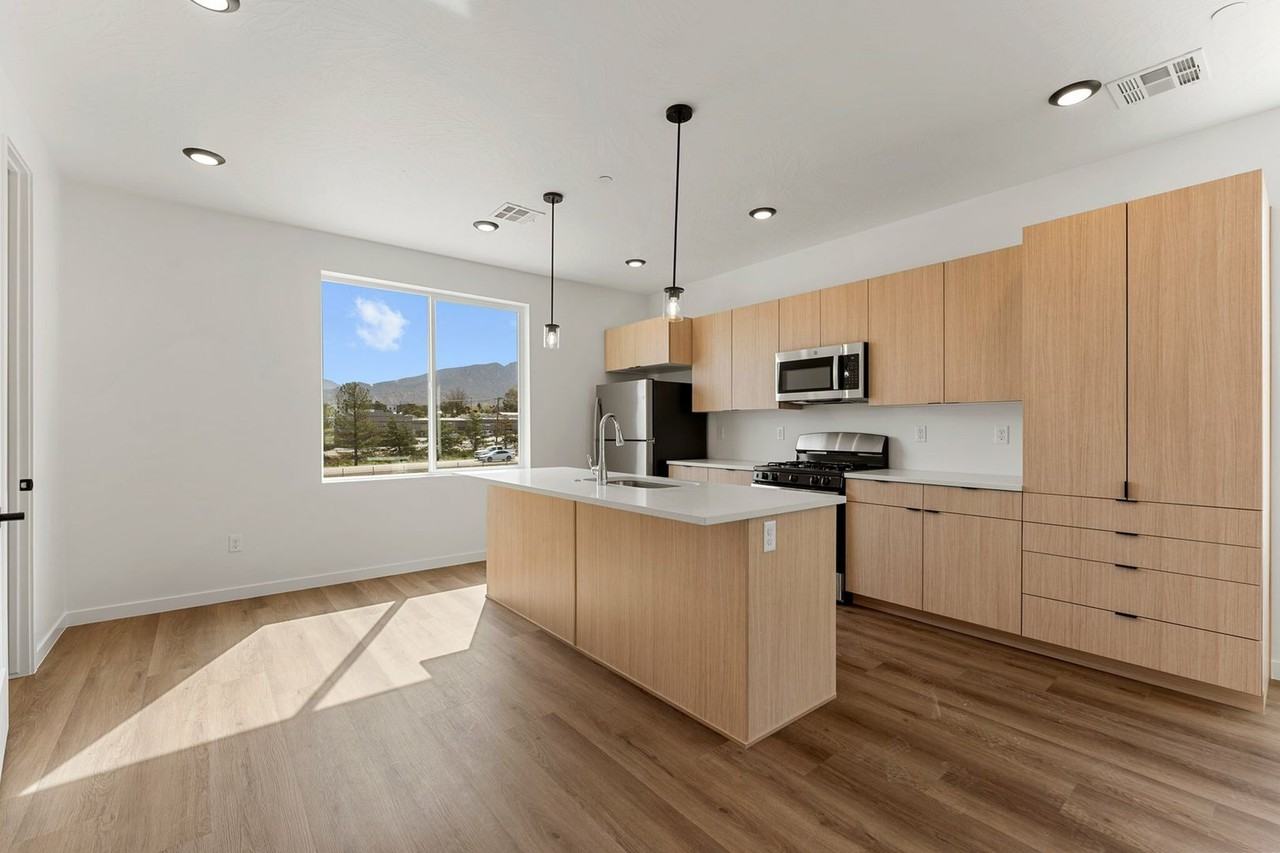 Coal Creek Townhomes - Photo 4 of 23