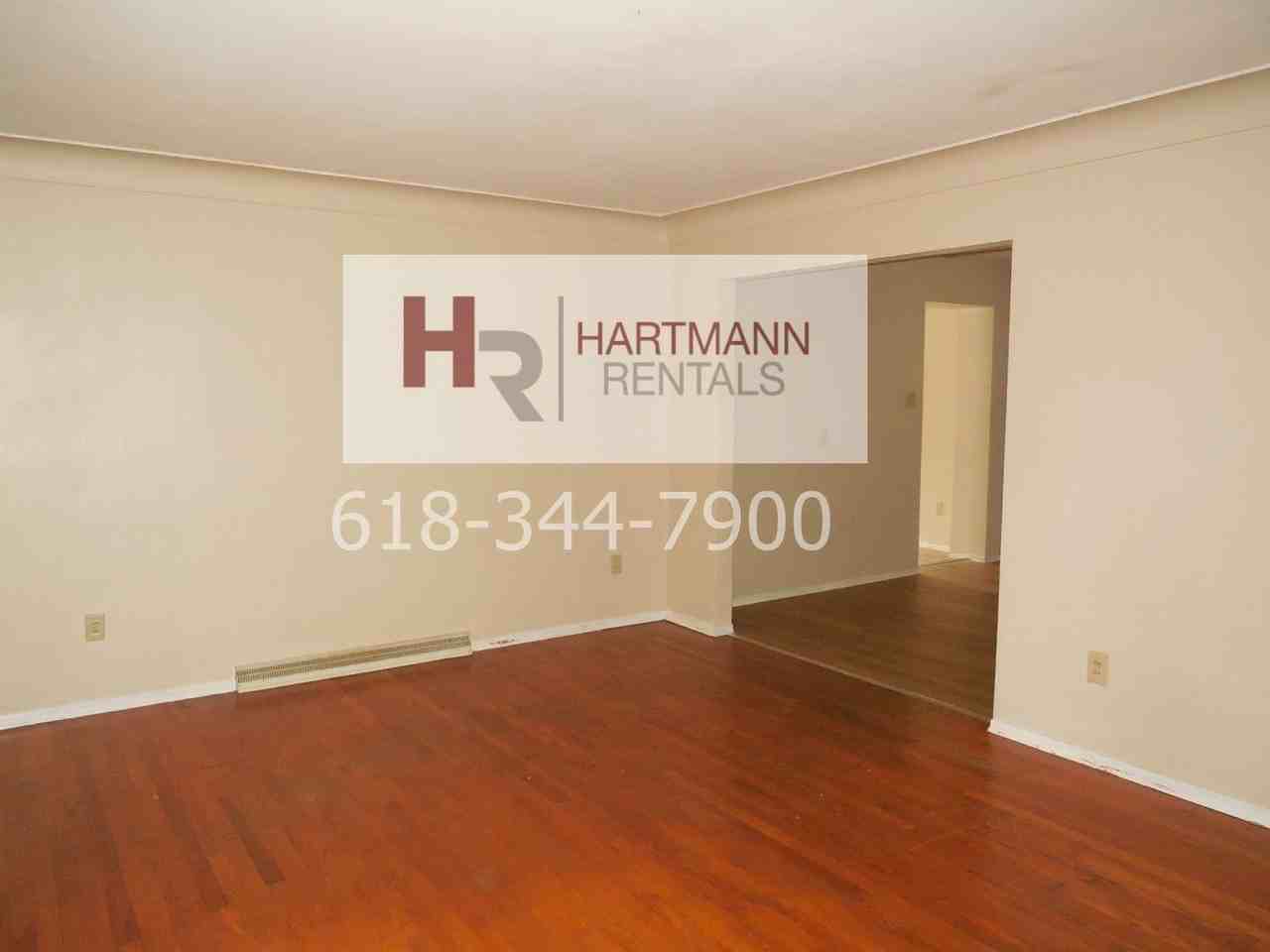 1302 Eileen St - Photo 3 of 25