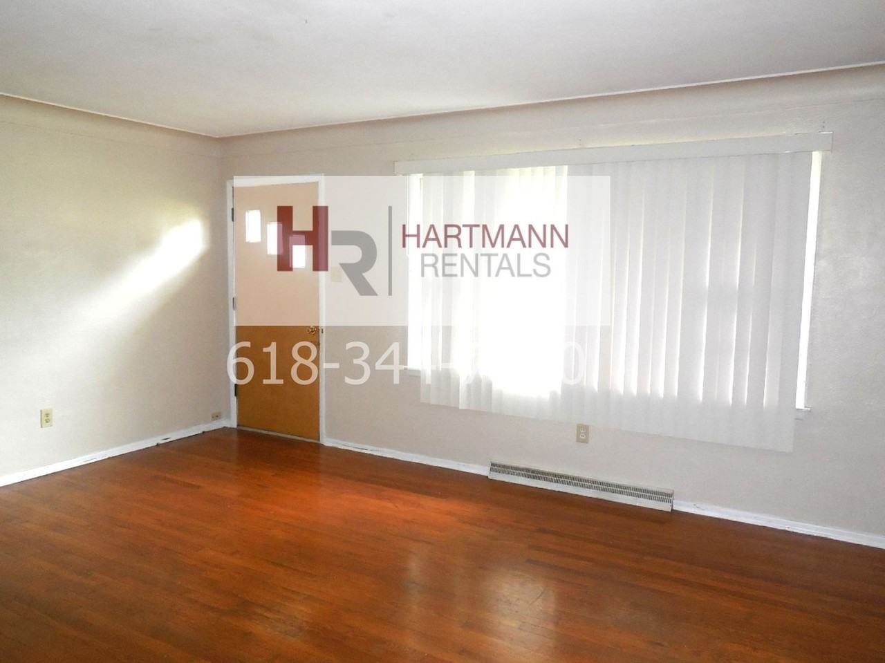 1302 Eileen St - Photo 4 of 25