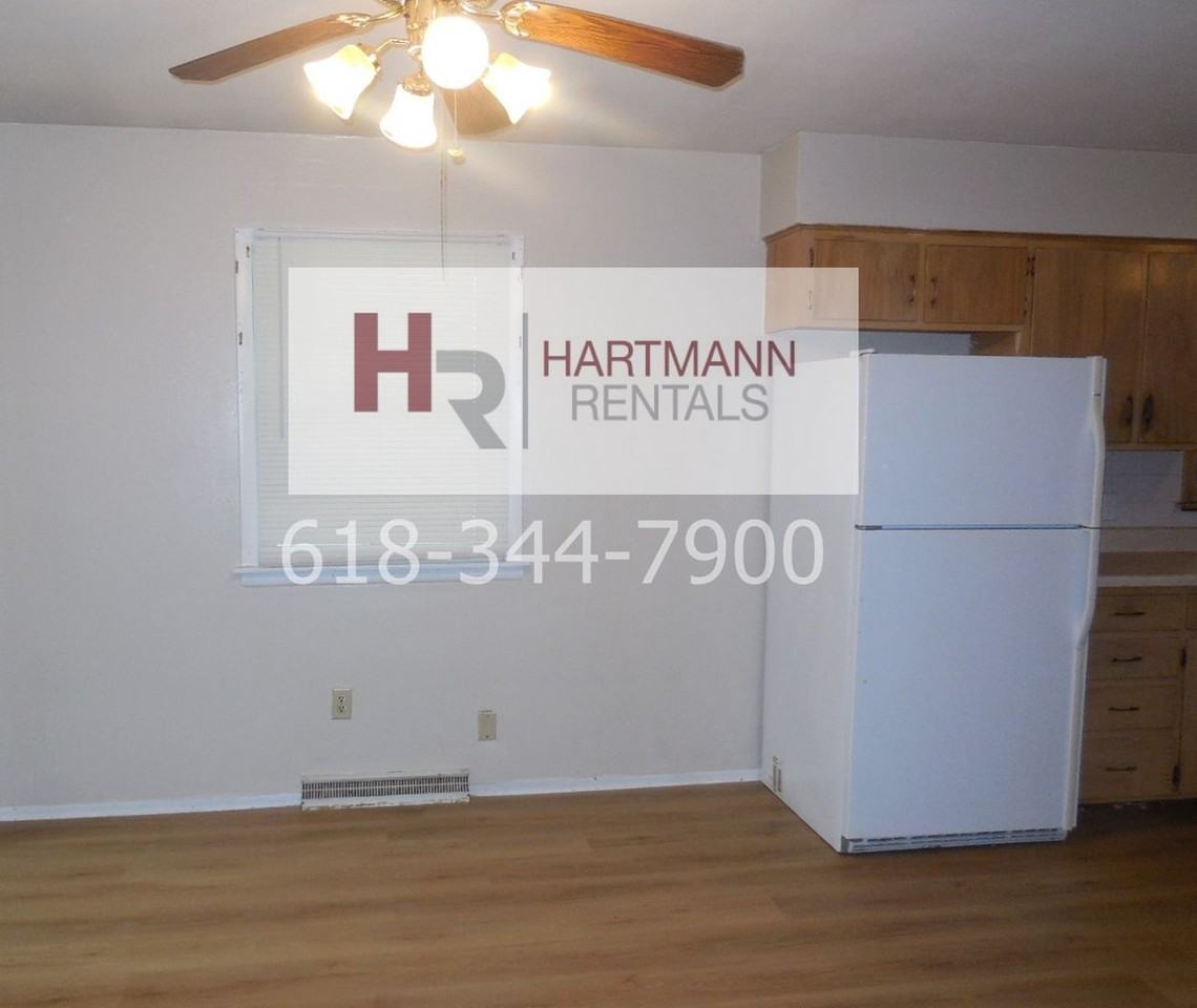 1302 Eileen St - Photo 5 of 25