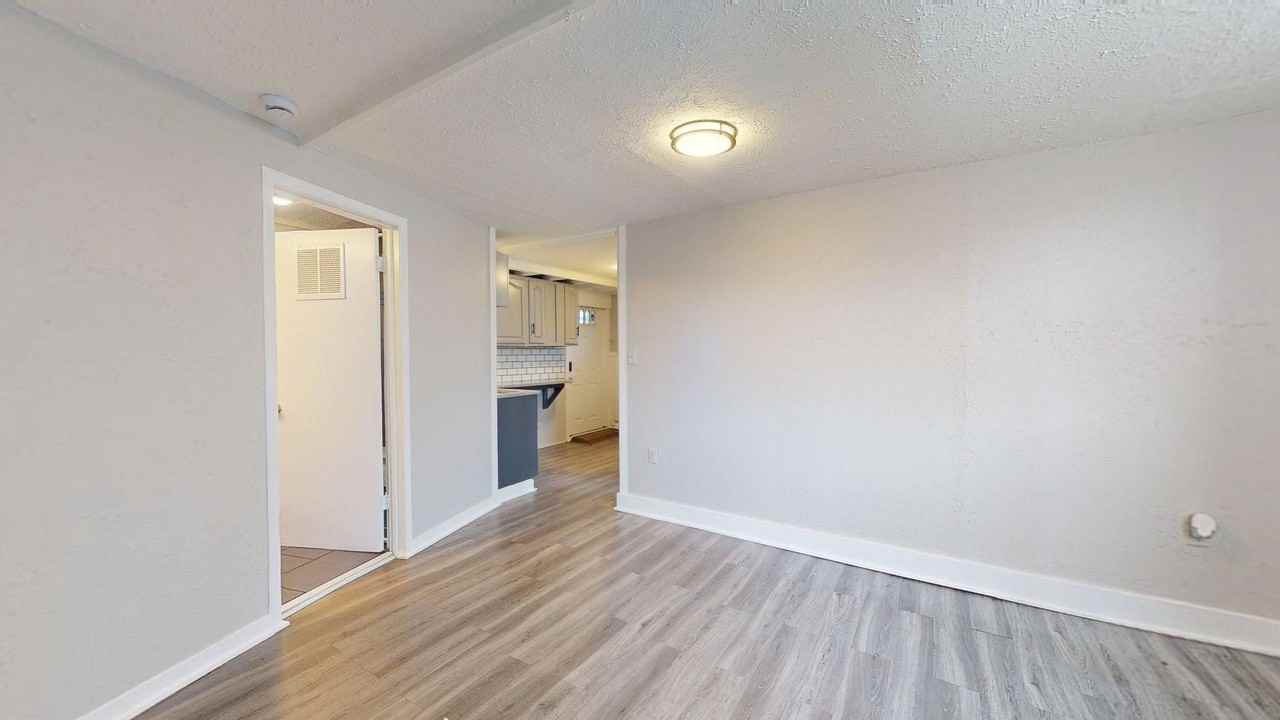 2550 Elyria Ave - Photo 7 of 50